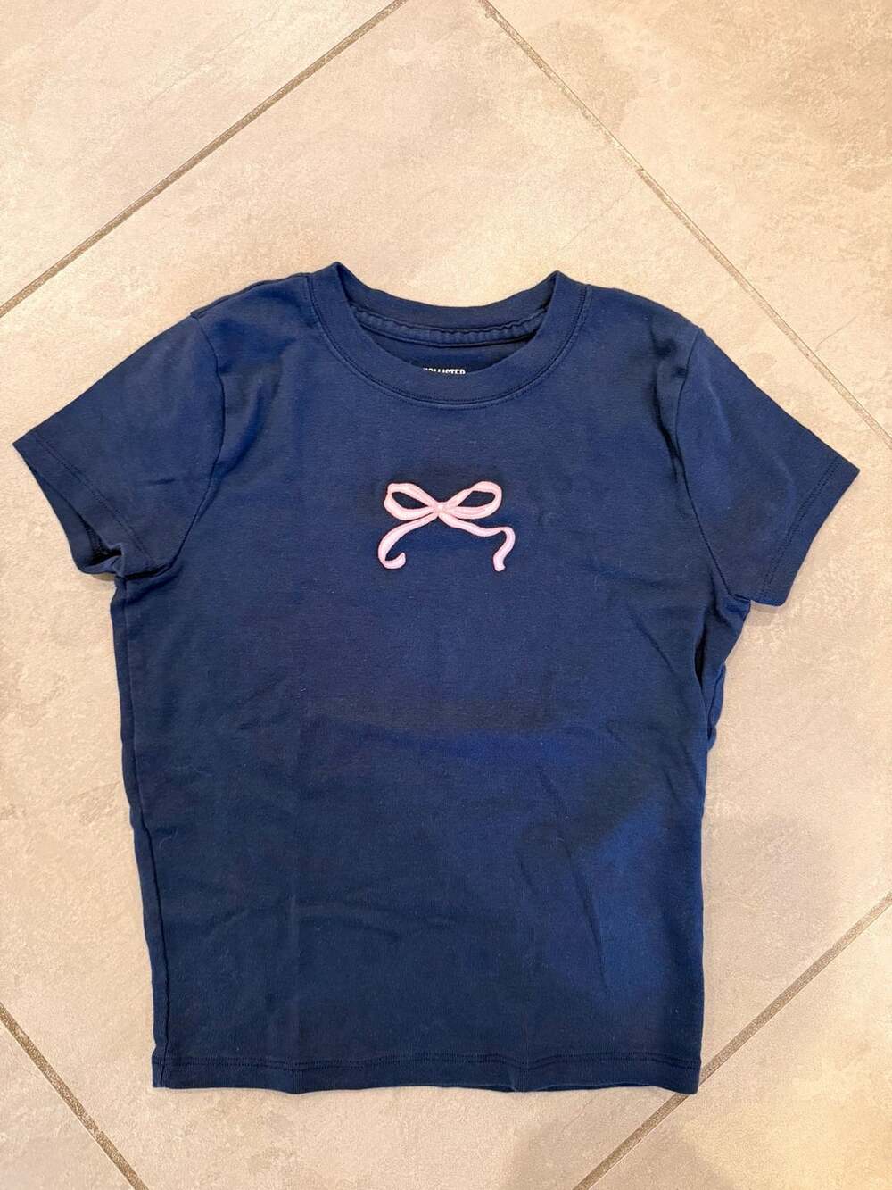 Hollister Short Sleeve Bow Graphic Baby Tee